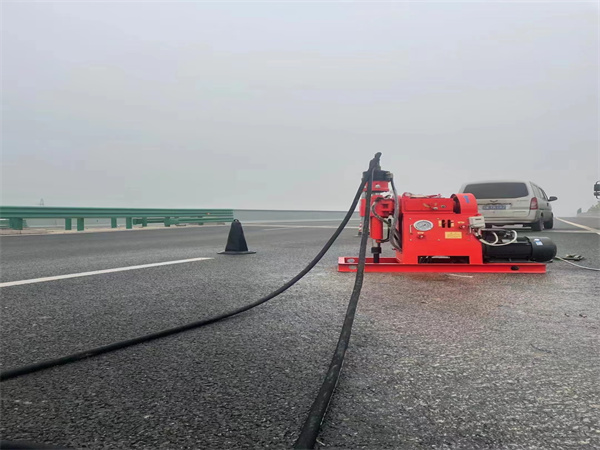 牙克石马路路基路面开裂下沉注浆加固灌浆